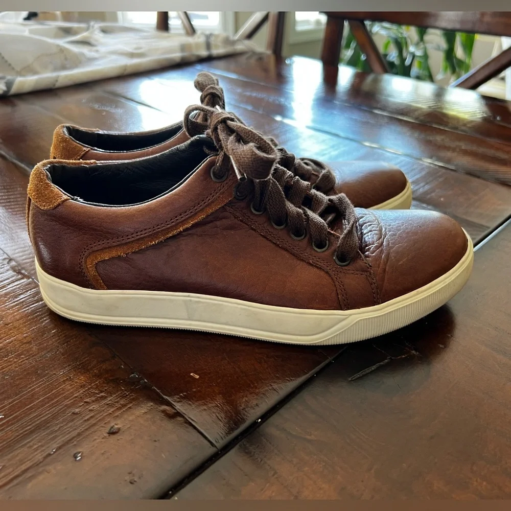 Shoes - Picture 1 of 4